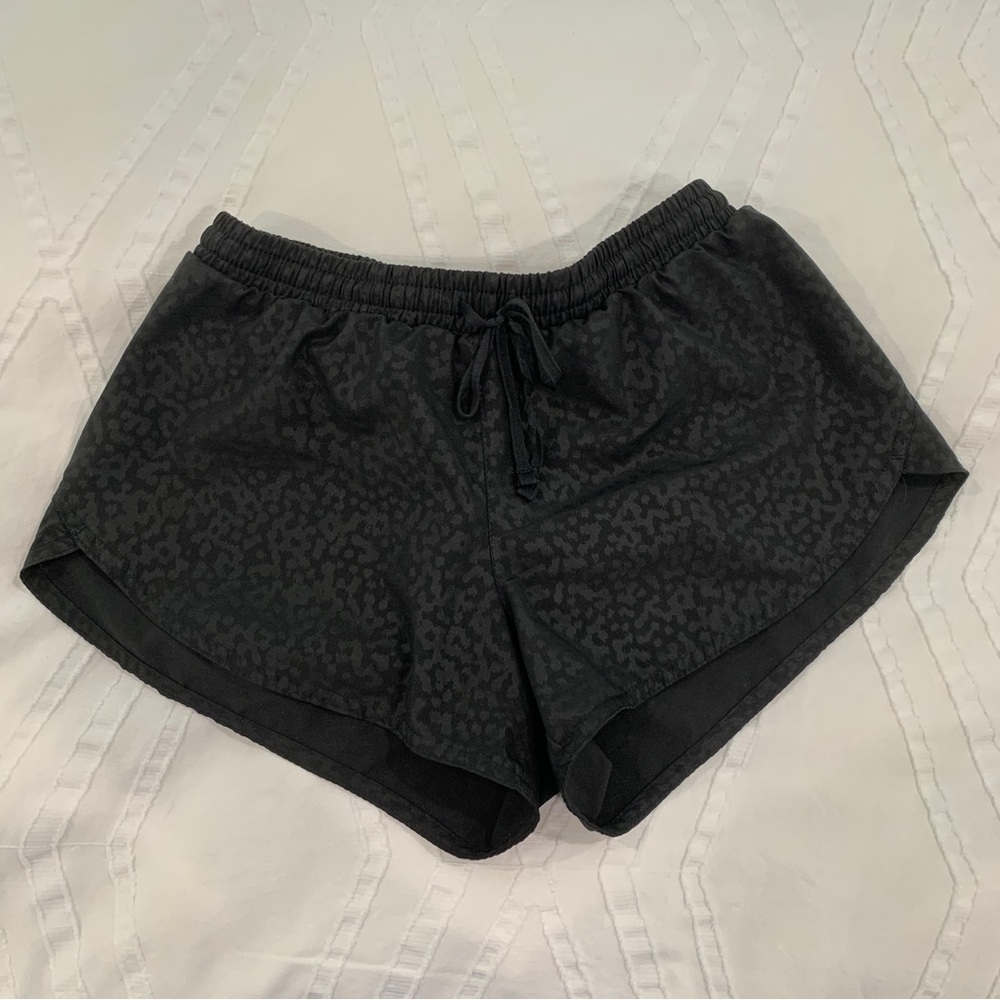 Old Navy Mid-Rise Dolphin Hem Run Shorts 3” Inseam